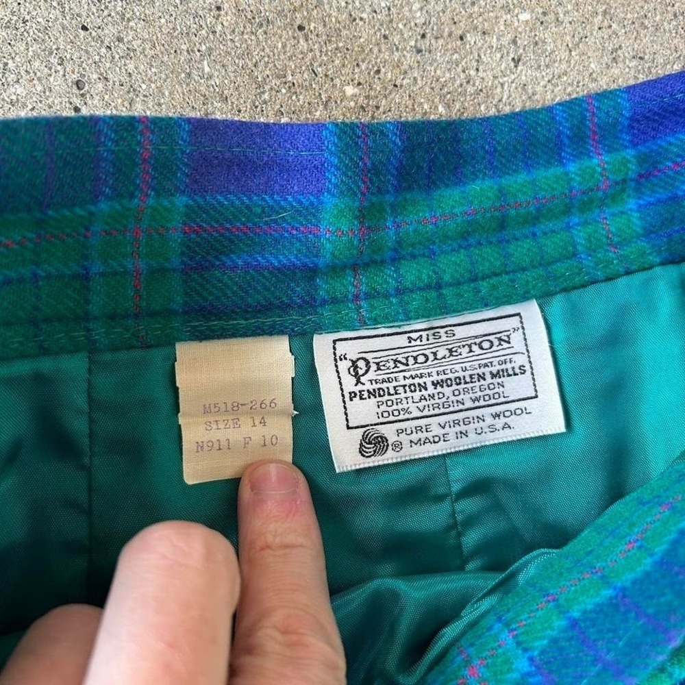 Vintage women's Pendleton 100% virgin wool plaid long multicolor skirt - Picture 3 of 6